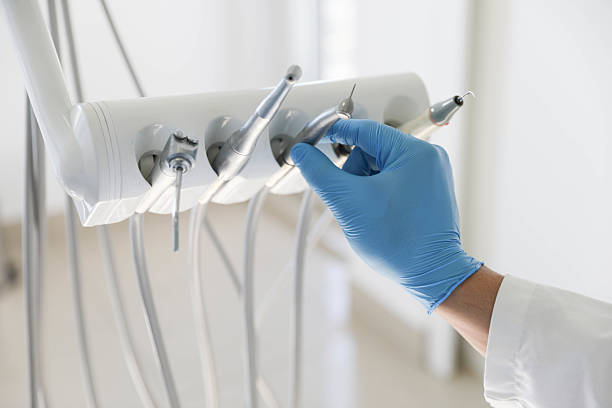 Professional Tooth Extraction technician working in Sayre, OK